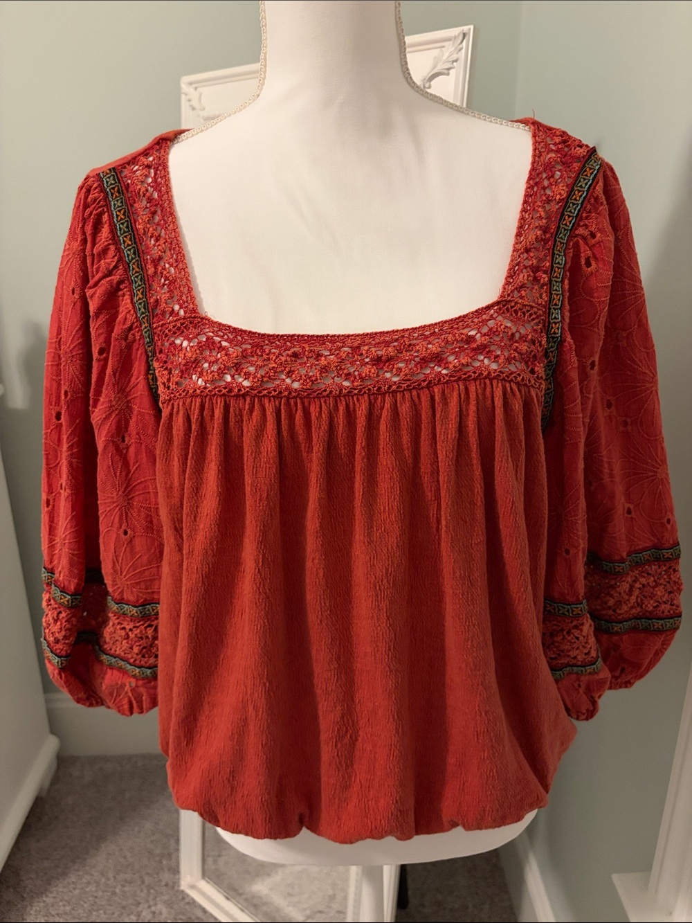 Gimmicks macrame/lace Boho top, size M.